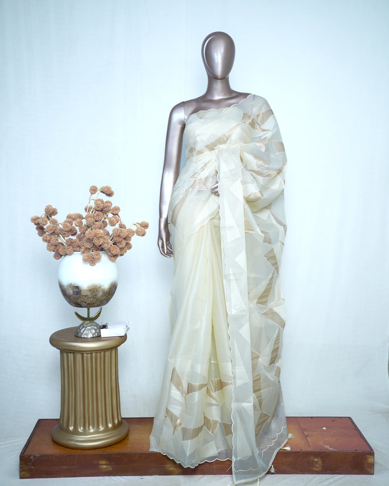 Ivory Organza Saree with Golden Appliqué – Elegant Semi-Turkish Finish SAN5333