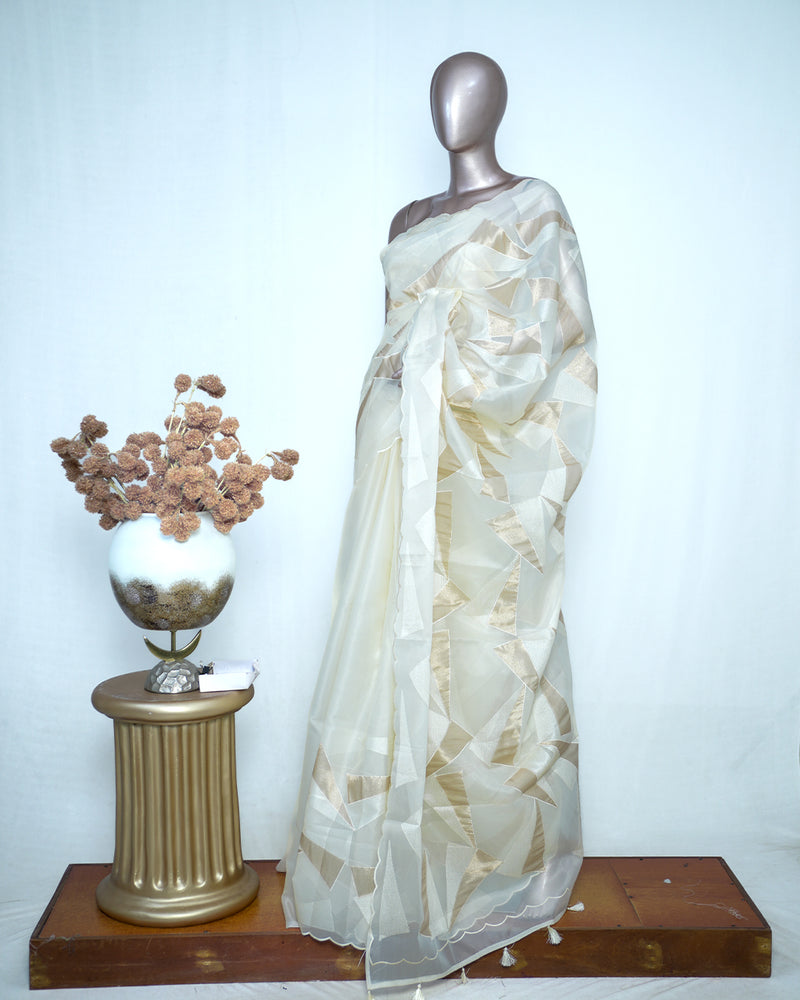 Ivory Organza Saree with Golden Appliqué – Elegant Semi-Turkish Finish SAN5333