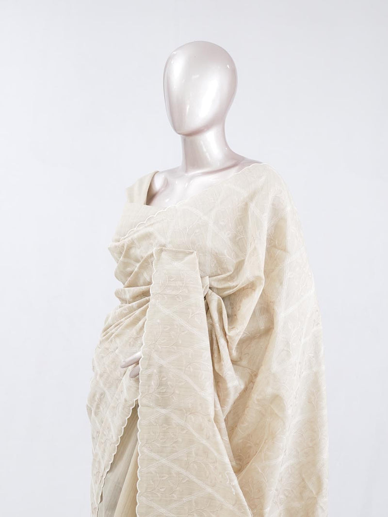 Ivory beige Geometrical embroidery raw cotton saree 7  SAN5552